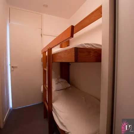 Apartment Meuble Proche Avec Parking - Fr-1-825-64 La Rochelle (Charente-Maritime)