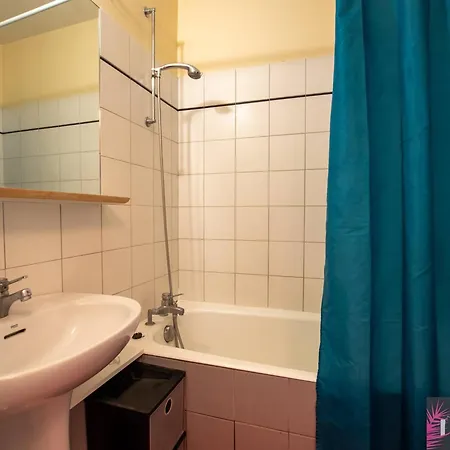 Meuble Proche Avec Parking - Fr-1-825-64 Apartment