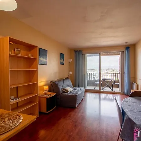 شقة Meuble Proche Avec Parking - Fr-1-825-64 لا روشيل
